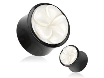 Плаги белый цветок